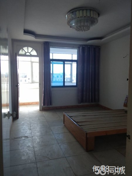 翠园小区一小附近,交通便利环境优美,周围配套设施齐全